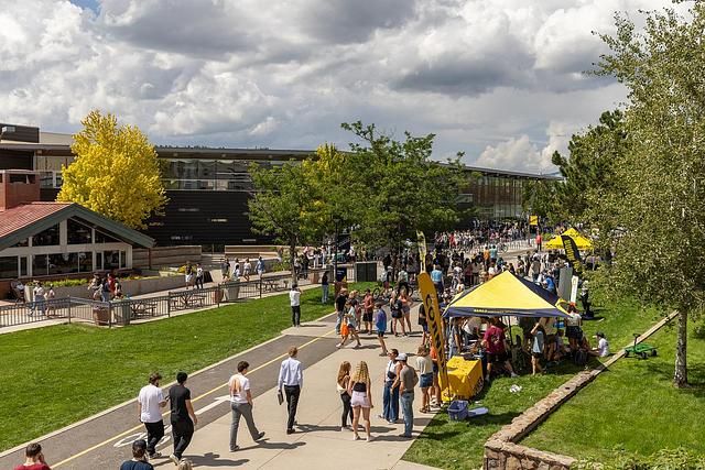 Club fair on the Northern Arizona University Campus